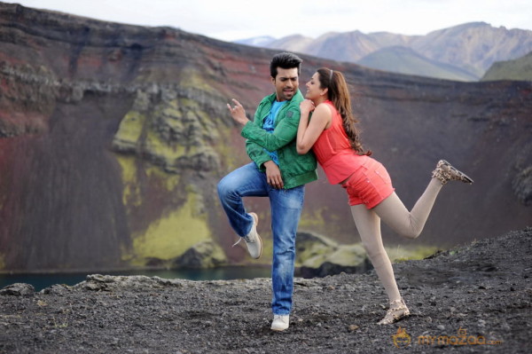 Naayak Movie Latest Gallery 