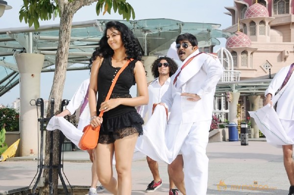 Veediki Dookudekkuva Movie Stills