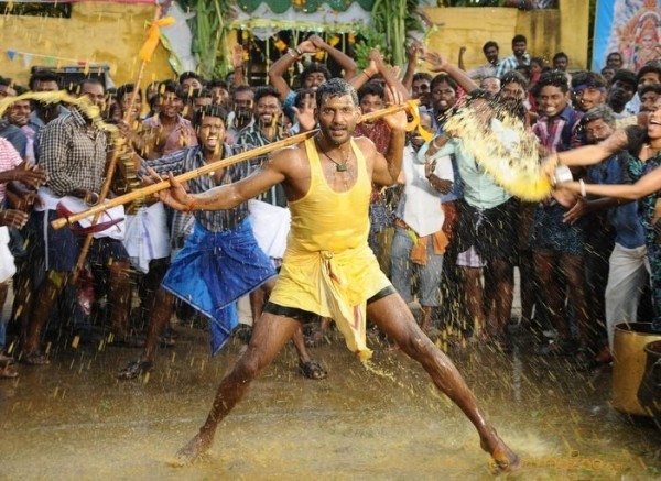 Vishal's Rayudu Movie New Stills