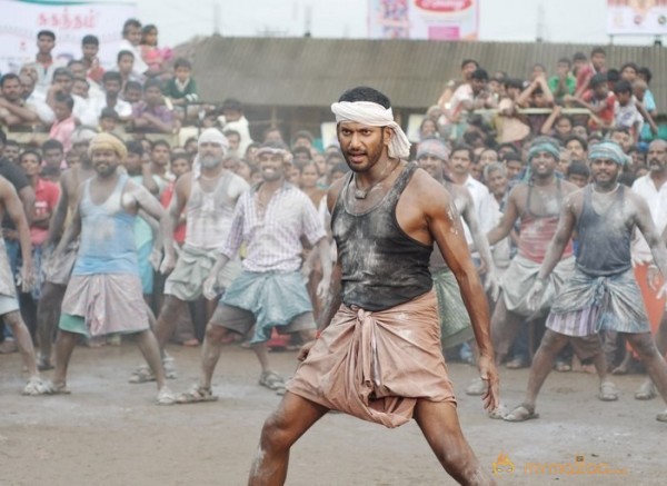 Vishal's Rayudu Movie New Stills