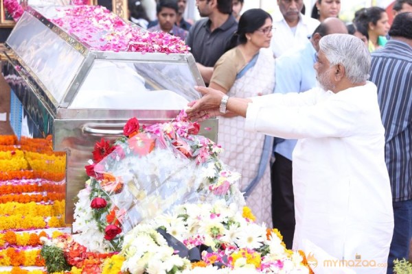 Celebrities pay homage to ANR Photos - 3 