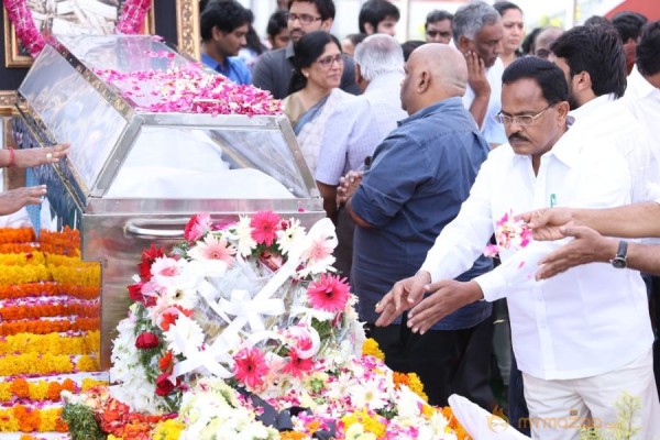 Celebrities pay homage to ANR Photos - 3 