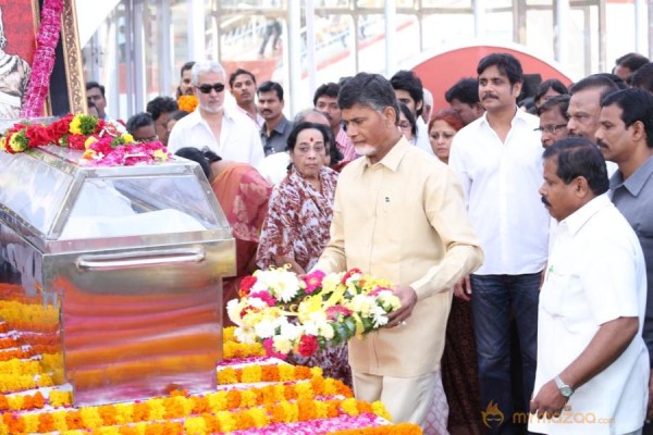 Celebrities pay homage to ANR Photos - 3 