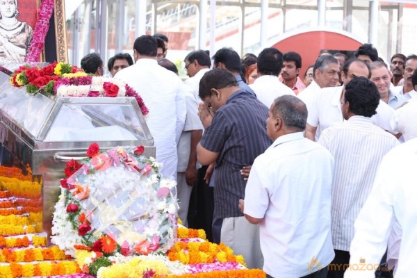 Celebrities pay homage to ANR Photos - 3 