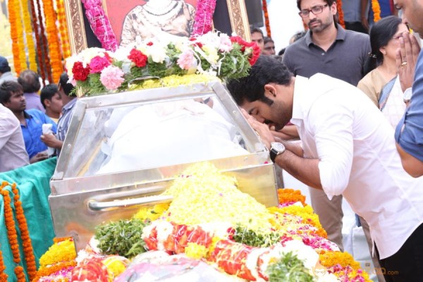 Celebrities pay homage to ANR Photos - 4 