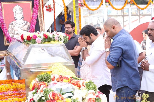 Celebrities pay homage to ANR Photos - 4 