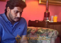 Jagan enjoys Chess after Golf!