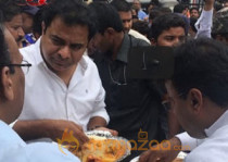 KTR caught eating at Rs 5 Food Counter!