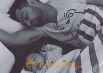Star Cricketer's Adorable Pic with Daughter!