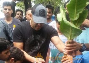 Salman Khan started BMC's 2 crore Tree Planting Initiative in Mumbai