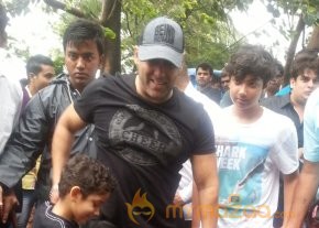 Salman Khan started BMC's 2 crore Tree Planting Initiative in Mumbai photo 6