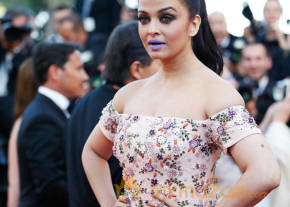 Aishwarya Rai Stills @ Cannes Film Festival Red Carpet Fashion -2016 photo 2