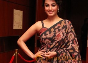 Anita Hassanandani Cute and Hot Pics photo 14