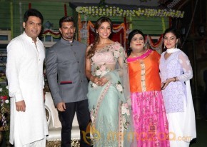 Bipasha Basu and Karan Singh on The Kapil Sharma Show photo 11