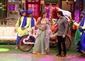 Bipasha Basu and Karan Singh on The Kapil Sharma Show photo 13