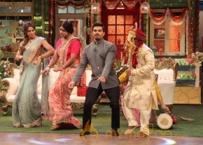 Bipasha Basu and Karan Singh on The Kapil Sharma Show photo 16