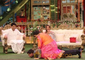 Bipasha Basu and Karan Singh on The Kapil Sharma Show photo 23
