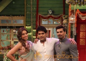 Bipasha Basu and Karan Singh on The Kapil Sharma Show photo 26