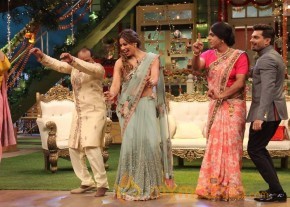 Bipasha Basu and Karan Singh on The Kapil Sharma Show photo 29