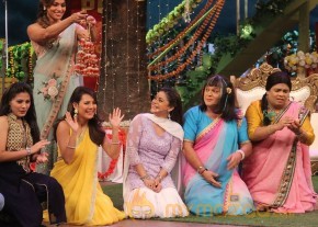 Bipasha Basu and Karan Singh on The Kapil Sharma Show photo 8
