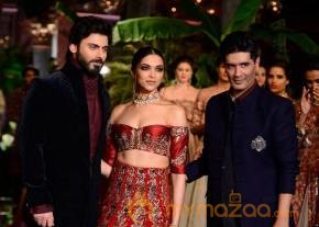 Deepika Padukone Ramp Walk Stills photo 6