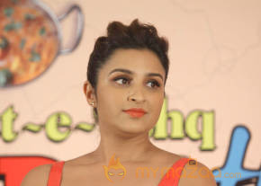 Parineeti Chopra photo 6
