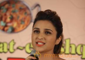 Parineeti Chopra photo 8