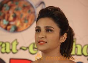 Parineeti Chopra photo 10