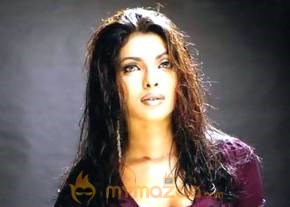 Priyanka Chopra Hottest Photo Gallery photo 36