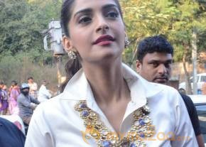 Sonam Kapoor Stills From Raghavendra Rathore Store Launch