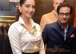 Sonam Kapoor Stills From Raghavendra Rathore Store Launch photo 3