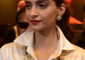 Sonam Kapoor Stills From Raghavendra Rathore Store Launch photo 6