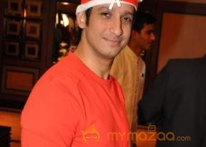 3 Idiots Celebrate Christmas 