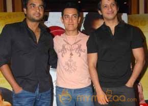 Aamir Promotes 3 Idiots 