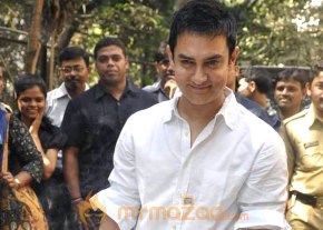 Aamir Khan celebrates 45th birthday photo 7
