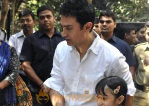 Aamir Khan celebrates 45th birthday photo 3