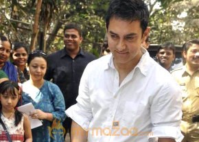 Aamir Khan celebrates 45th birthday photo 4