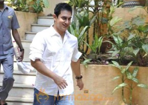 Aamir Khan celebrates 45th birthday photo 9