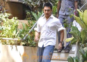 Aamir Khan celebrates 45th birthday photo 2