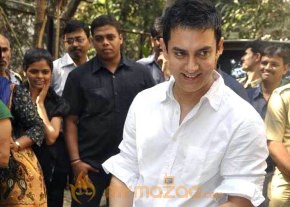 Aamir Khan celebrates 45th birthday photo 16
