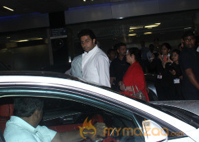 Abhishek Receives Aishwarya At Airport  photo 2
