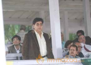 Akshay Kumar and Twinkle Khanna at Mid-Day race  photo 13