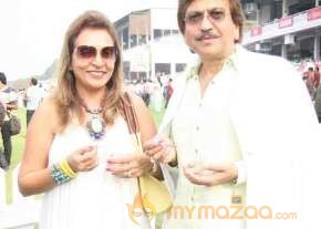 Akshay Kumar and Twinkle Khanna at Mid-Day race  photo 10