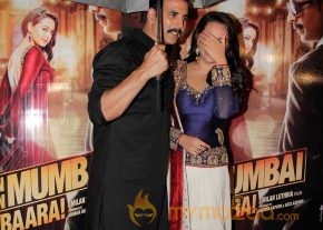 Akshay Kumar Sonakshi Sinha New Photos photo 10