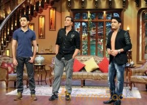 Akshay-Sonakshi-Imran On The Sets Of Comedy Nights photo 21