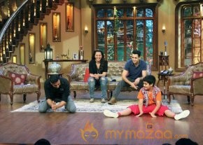 Akshay-Sonakshi-Imran On The Sets Of Comedy Nights photo 19