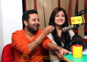 Akshay &amp; Anushka Sharma Launched Patiala House music photo 9