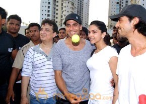 Akshay, Deepika at Housefull Cricket Match photo 3
