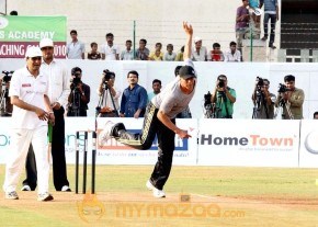 Akshay, Deepika at Housefull Cricket Match photo 10