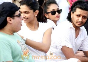 Akshay, Deepika at Housefull Cricket Match photo 8